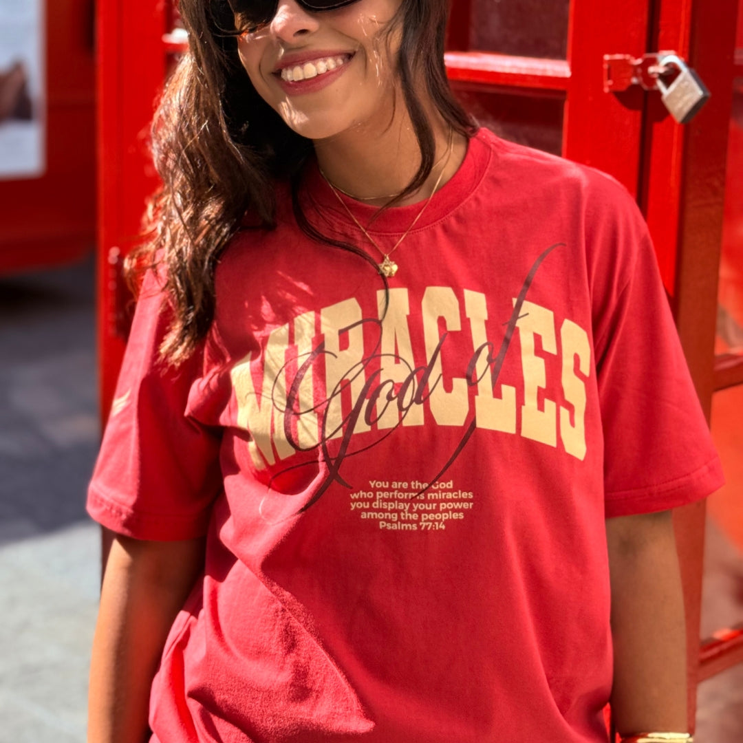 Camiseta Evangélica - God of Miracles