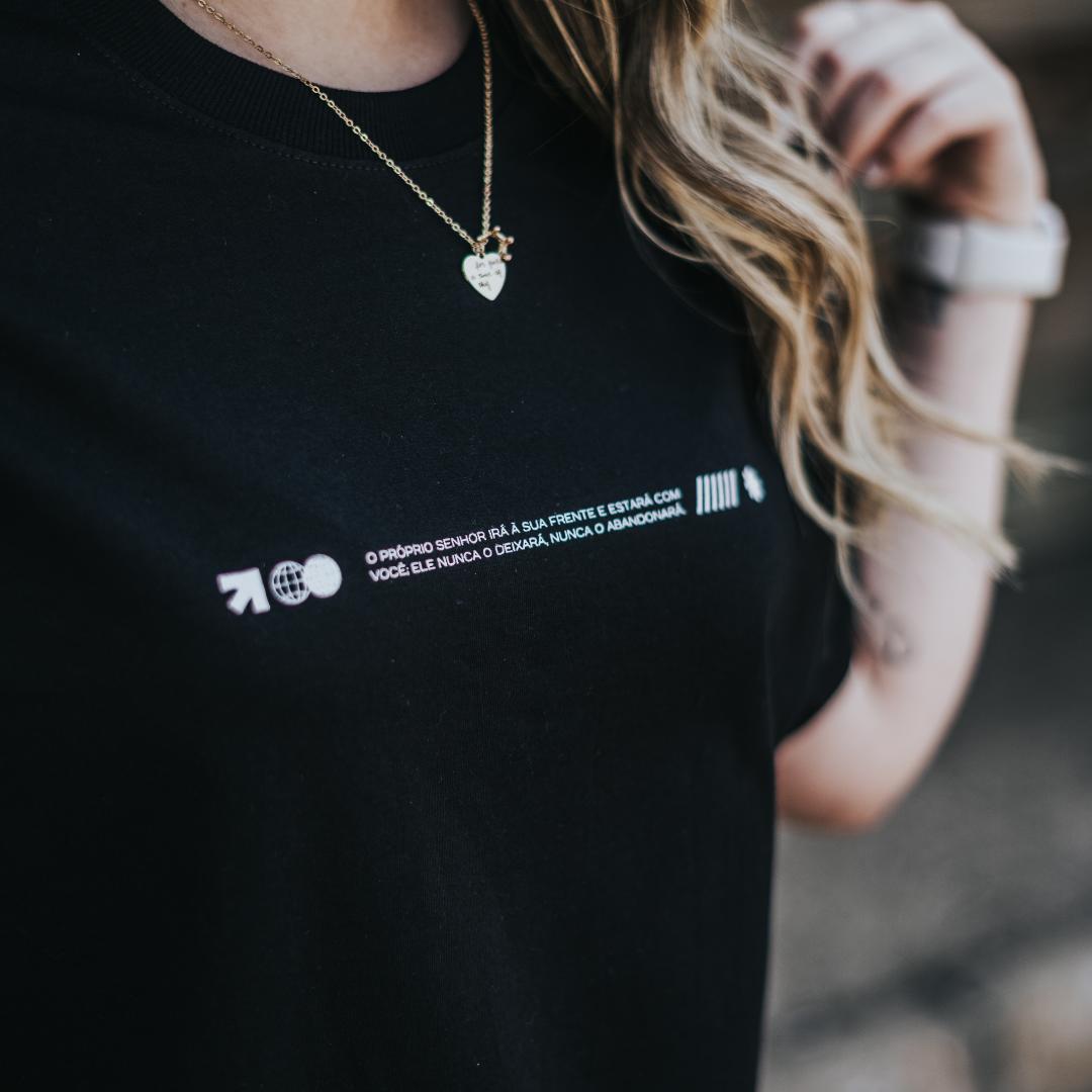 Camiseta Cristã - DEUS NUNCA ME DEIXOU!